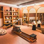 Bloom House & Отель Париж