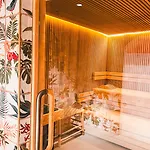 Hotel Bloom House & 4*
