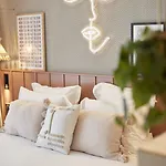 Bloom House & 4* Paris