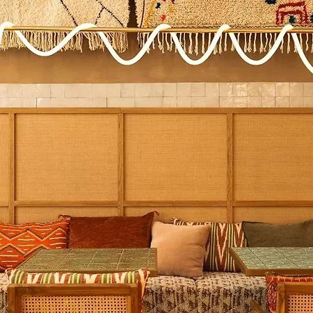 Bloom House & 4* باريس