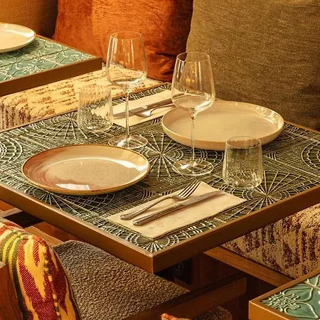 Bloom House & فندق باريس