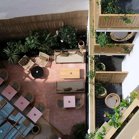 Hotell Bloom House &