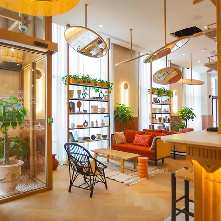 Bloom House & 4* Paris