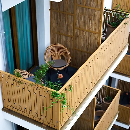 Bloom House & Paris
