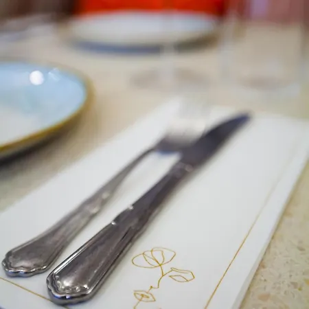 Bloom House & 4* Paris