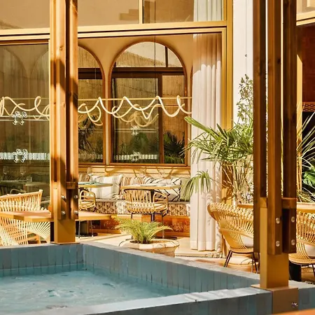 Bloom House & 4* Paris