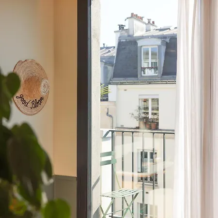 Hotel Bloom House & 4*