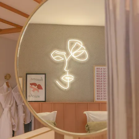 Bloom House & 4* Paris