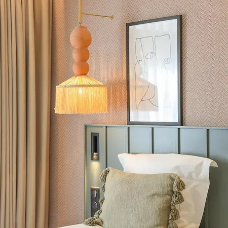 Bloom House & باريس