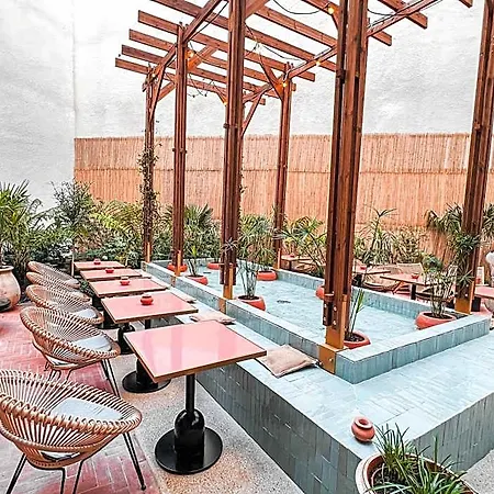 Hotell Bloom House &