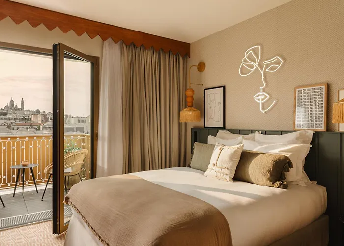 Отель Bloom House & Париж