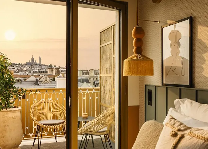 Bloom House & 4* Париж