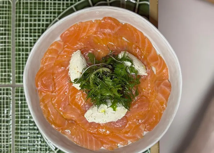 Bloom House & Отель 4*