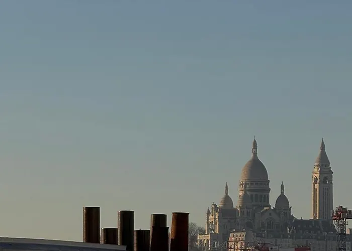 Bloom House & Отель Париж