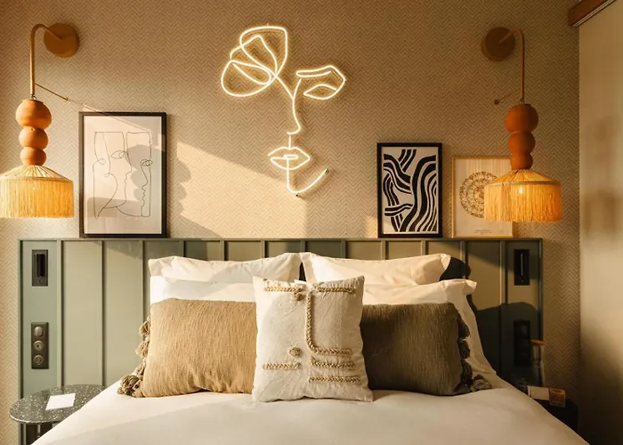 Отель Bloom House &