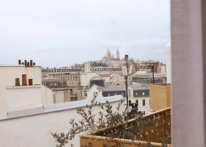 Bloom House & Париж