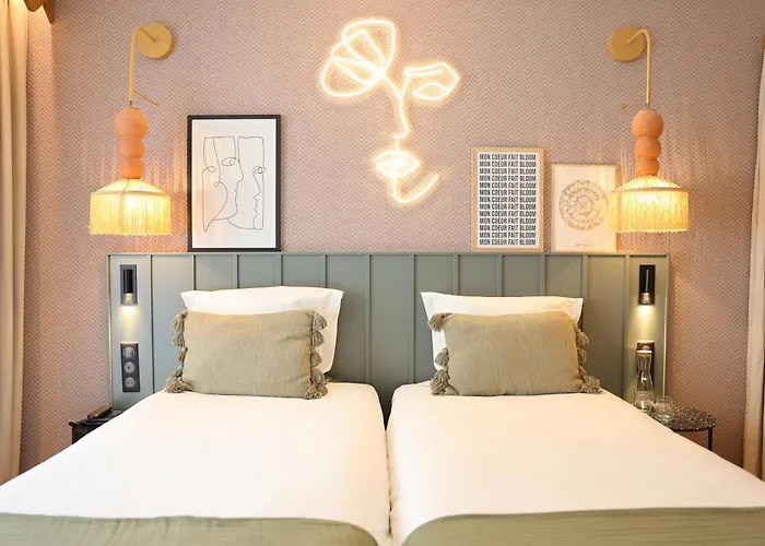 Отель Bloom House & 4*