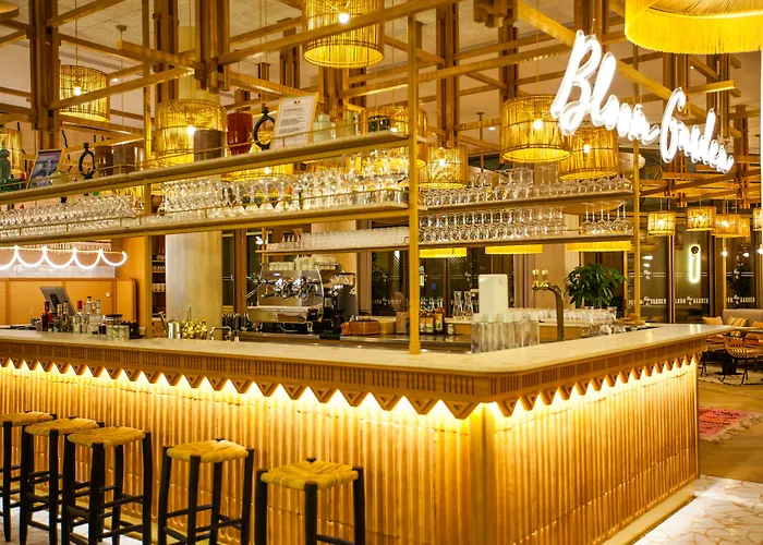 Отель Bloom House &