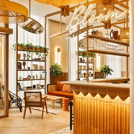 فندق Bloom House &
