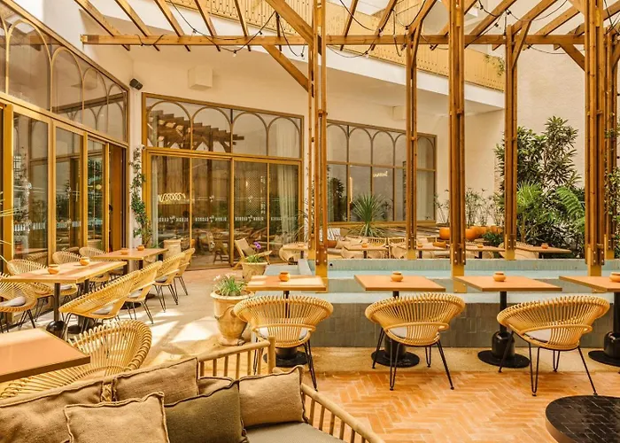 Hotell Bloom House &