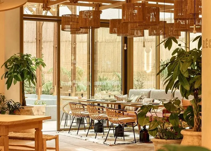 Bloom House & Hotell